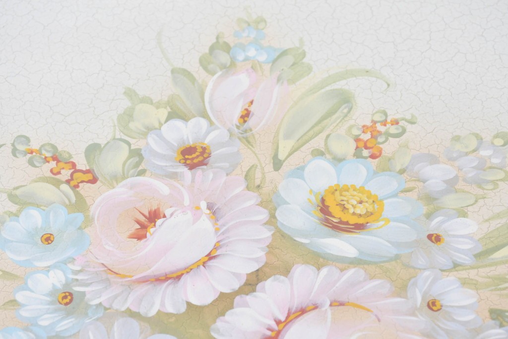 中古　イタリア製　美品　人物像と花籠装飾をあしらったガラス天板付きダイニングテーブル　(R-091161)