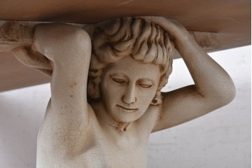 中古　イタリア製　美品　人物像と花籠装飾をあしらったガラス天板付きダイニングテーブル　(R-091161)