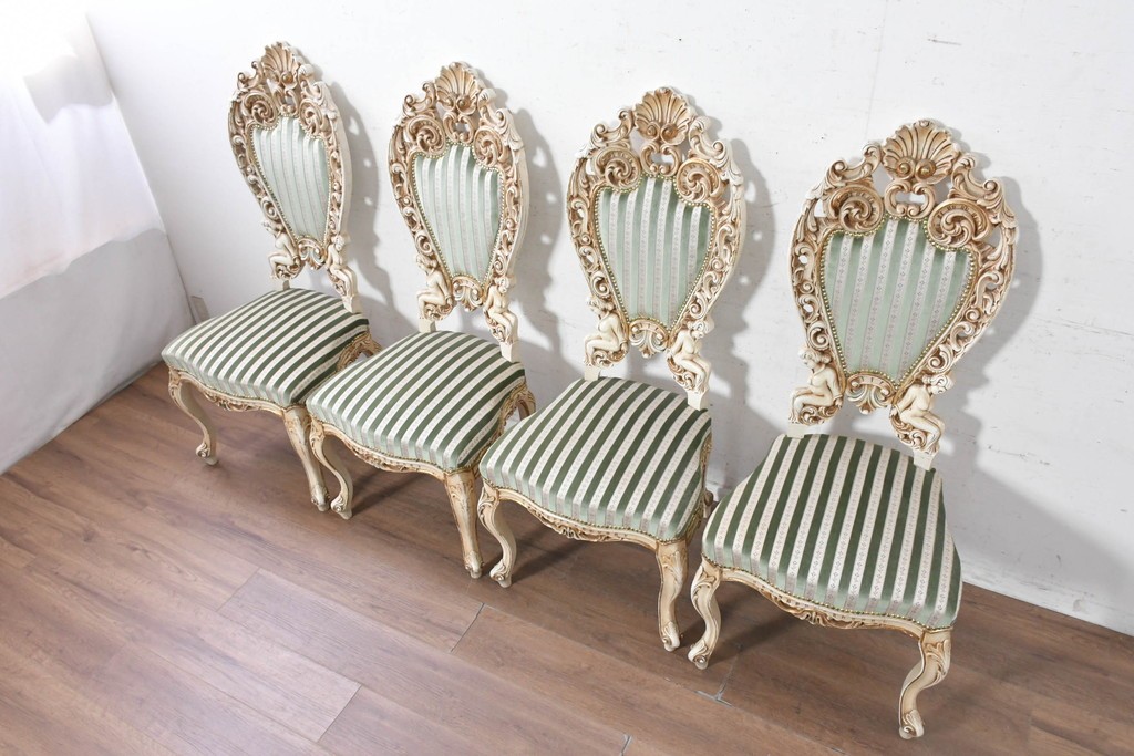 中古　イタリア製　美品　彫刻装飾が見事なストライプ張りのダイニングチェア4脚セット　(R-091162)