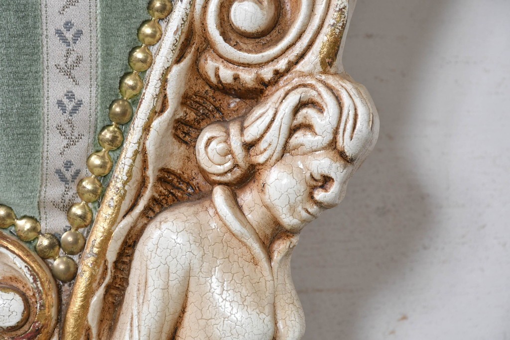 中古　イタリア製　美品　彫刻装飾が見事なストライプ張りのダイニングチェア4脚セット　(R-091162)