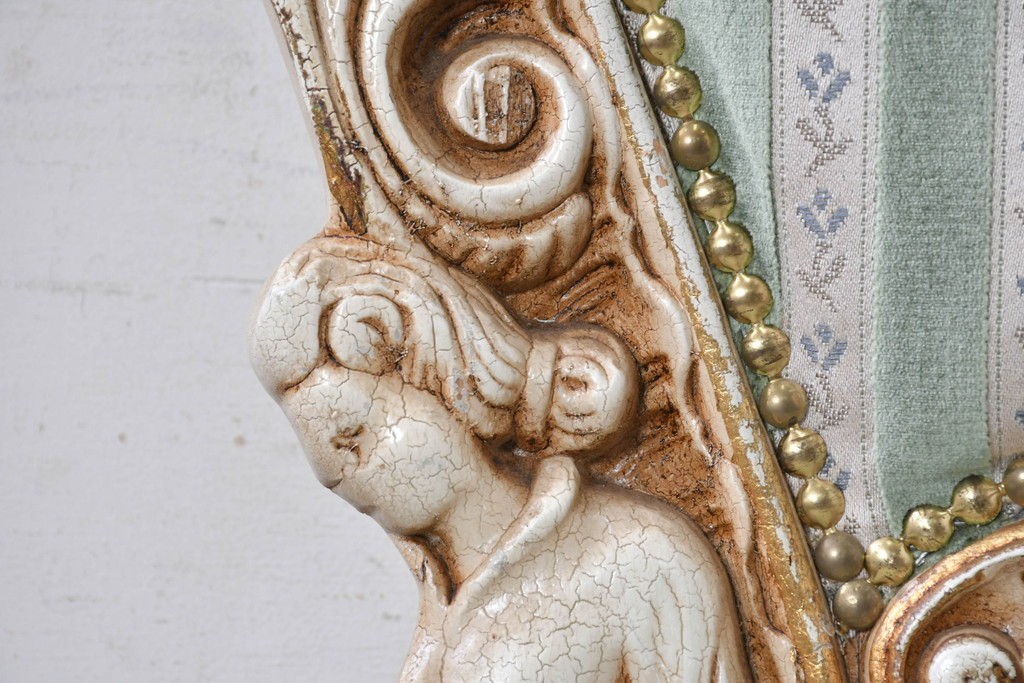 中古　イタリア製　美品　彫刻装飾が見事なストライプ張りのダイニングチェア4脚セット　(R-091162)
