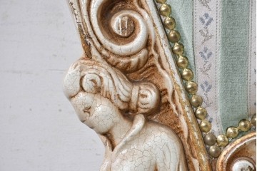 中古　イタリア製　美品　彫刻装飾が見事なストライプ張りのダイニングチェア4脚セット　(R-091162)