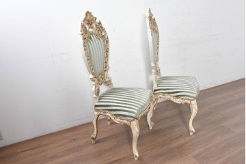 中古　イタリア製　美品　彫刻装飾が見事なストライプ張りのダイニングチェア2脚セット　(R-091163)