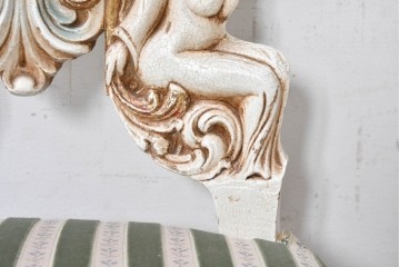 中古　イタリア製　美品　彫刻装飾が見事なストライプ張りのダイニングチェア2脚セット　(R-091163)