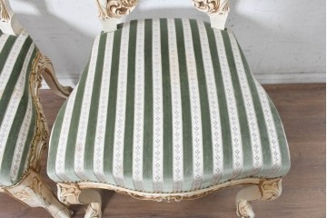 中古　イタリア製　美品　彫刻装飾が見事なストライプ張りのダイニングチェア2脚セット　(R-091163)