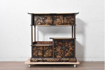 和製アンティーク　時代物　山水風景を高蒔絵で描いた風格漂う飾り棚　(R-091164)