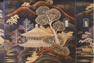 和製アンティーク　時代物　山水風景を高蒔絵で描いた風格漂う飾り棚　(R-091164)