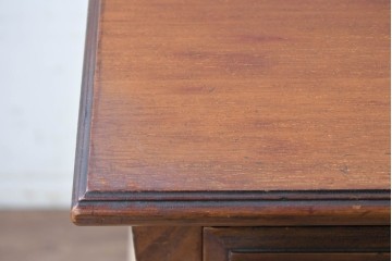 イギリスアンティーク　1920年頃　マホガニー材　ドロップハンドルが可愛らしいチェスト　(R-091165)