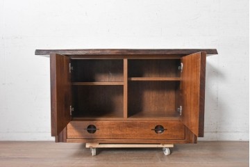 中古　美品　職人手作り　丸形の引手が特徴の和モダンなサイドボード　定価約26万円　(R-091166)
