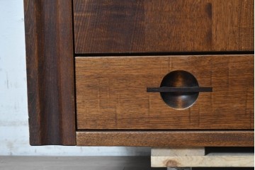 中古　美品　職人手作り　丸形の引手が特徴の和モダンなサイドボード　定価約26万円　(R-091166)