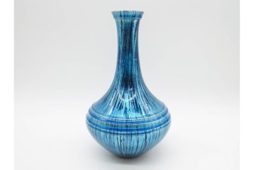 古川拓郎　高さ約26cm　鮮やかな青と流れるような線文様が美しい釉裏白金彩瓶　共箱付き　(R-091168)