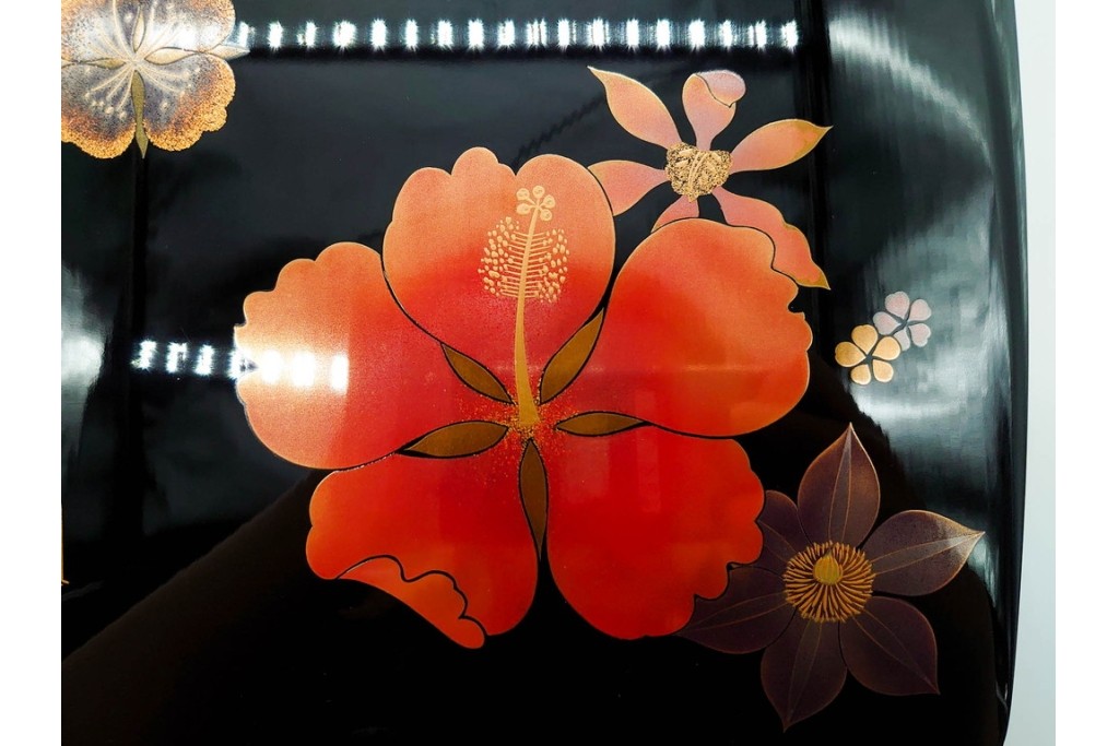 桜井一良　輪島塗　木製漆器　蒔絵で華文が描かれたあでやかな硯箱　共箱付き　(R-091173)