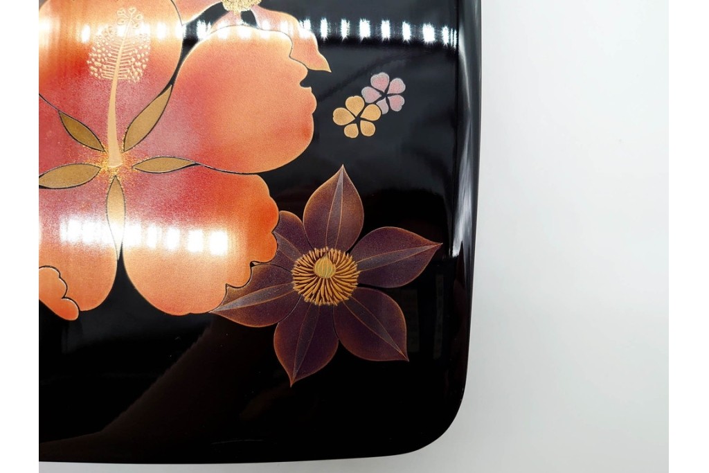 桜井一良　輪島塗　木製漆器　蒔絵で華文が描かれたあでやかな硯箱　共箱付き　(R-091173)