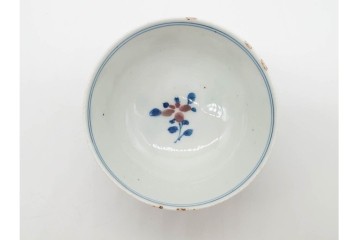 中国　古玩　大明成化年製　染付・浅紅釉　草花文を描いた茶呑茶碗5点セット　外箱付き　(R-091175)
