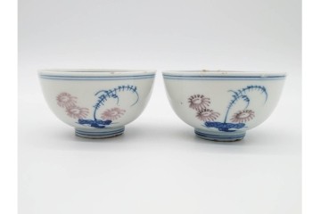 中国　古玩　大明成化年製　染付・浅紅釉　草花文を描いた茶呑茶碗5点セット　外箱付き　(R-091175)