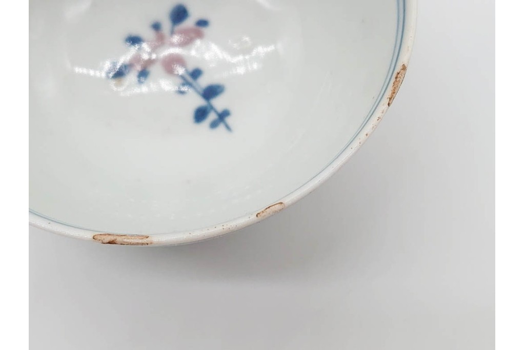 中国　古玩　大明成化年製　染付・浅紅釉　草花文を描いた茶呑茶碗5点セット　外箱付き　(R-091175)