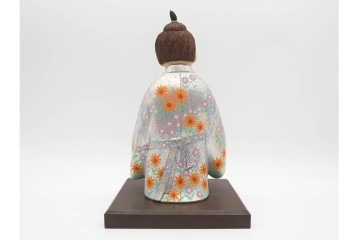 向吉悠睦　木彫彩色　「夢童子」　華やかな着物とあどけない表情が目を引く人形　ガラスケース付き　(R-091180)