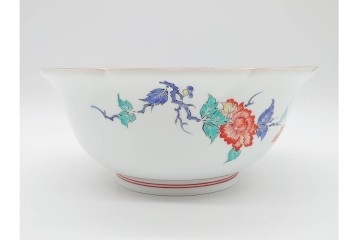 十三代 酒井田柿右衛門　有田焼　錦　牡丹文を描いた上品な菓子器　共箱付き　(R-091186)