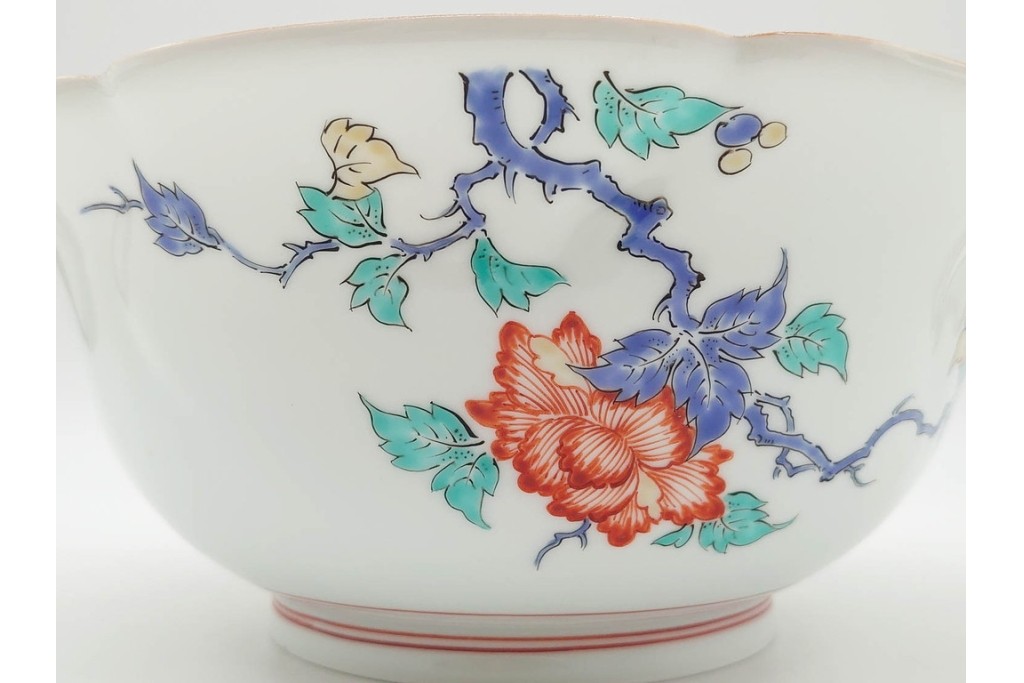 十三代 酒井田柿右衛門　有田焼　錦　牡丹文を描いた上品な菓子器　共箱付き　(R-091186)
