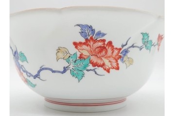 十三代 酒井田柿右衛門　有田焼　錦　牡丹文を描いた上品な菓子器　共箱付き　(R-091186)
