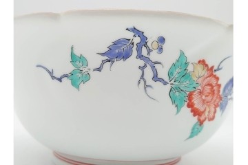 十三代 酒井田柿右衛門　有田焼　錦　牡丹文を描いた上品な菓子器　共箱付き　(R-091186)
