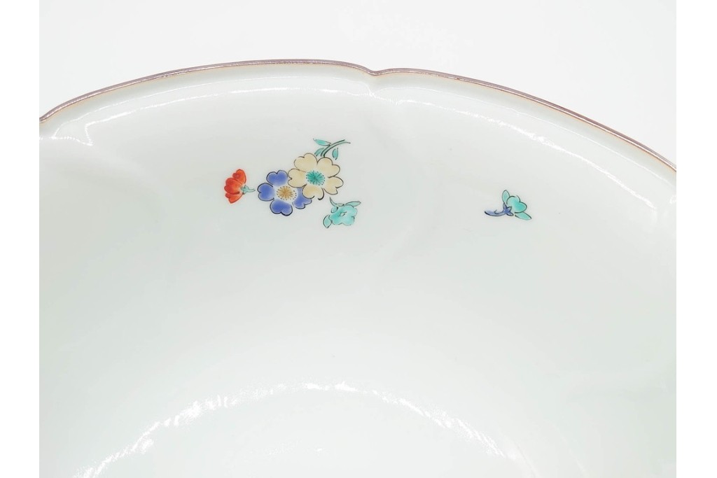 十三代 酒井田柿右衛門　有田焼　錦　牡丹文を描いた上品な菓子器　共箱付き　(R-091186)