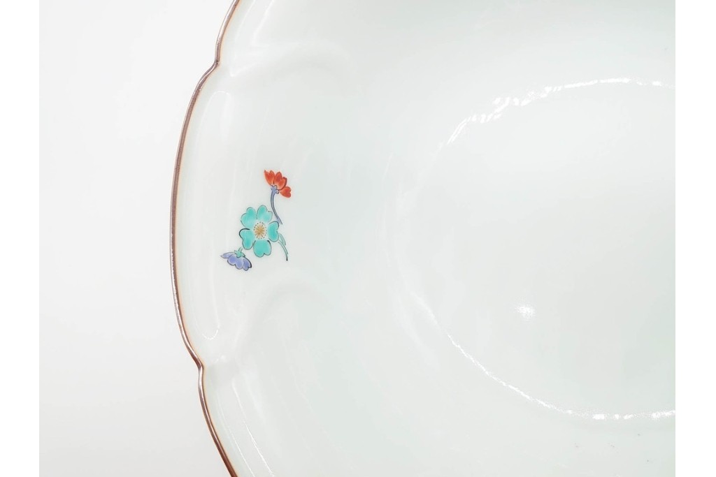 十三代 酒井田柿右衛門　有田焼　錦　牡丹文を描いた上品な菓子器　共箱付き　(R-091186)