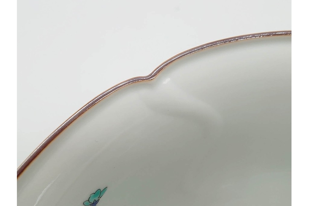 十三代 酒井田柿右衛門　有田焼　錦　牡丹文を描いた上品な菓子器　共箱付き　(R-091186)