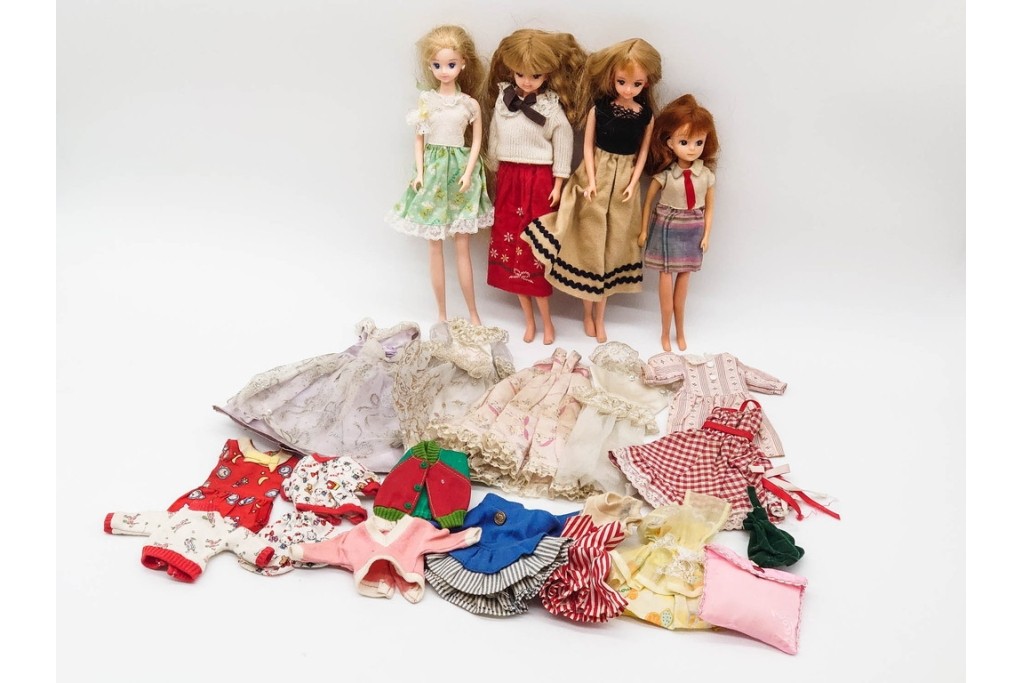 TAKARA(タカラ)　リカちゃん・ジェニー・ティモテ　人形4点と洋服や小物などまとめてセット　(R-091188)
