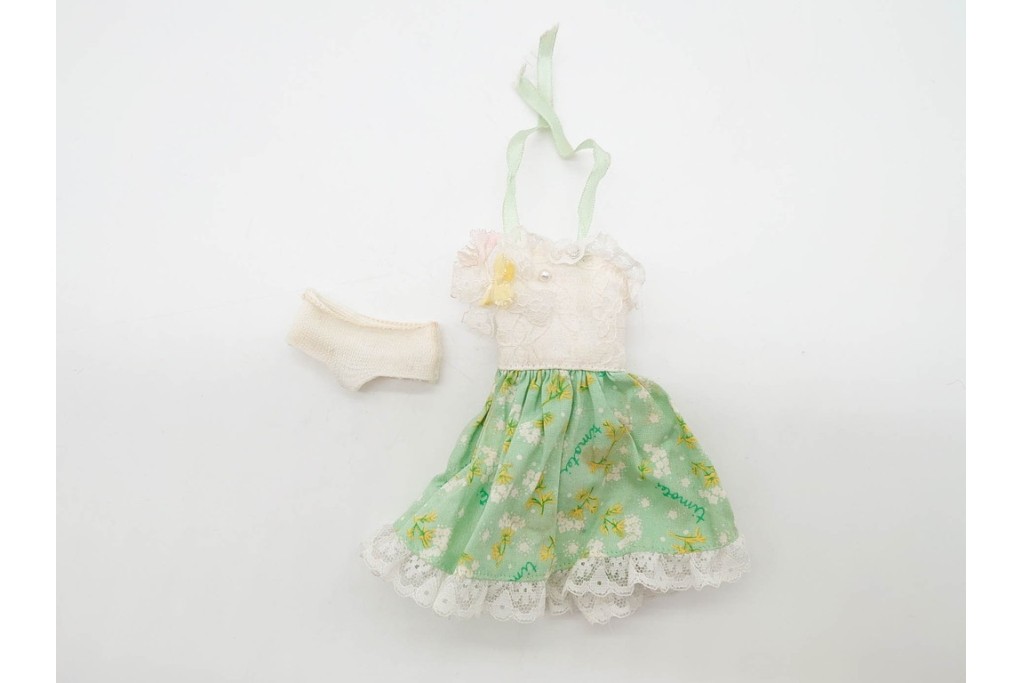 TAKARA(タカラ)　リカちゃん・ジェニー・ティモテ　人形4点と洋服や小物などまとめてセット　(R-091188)