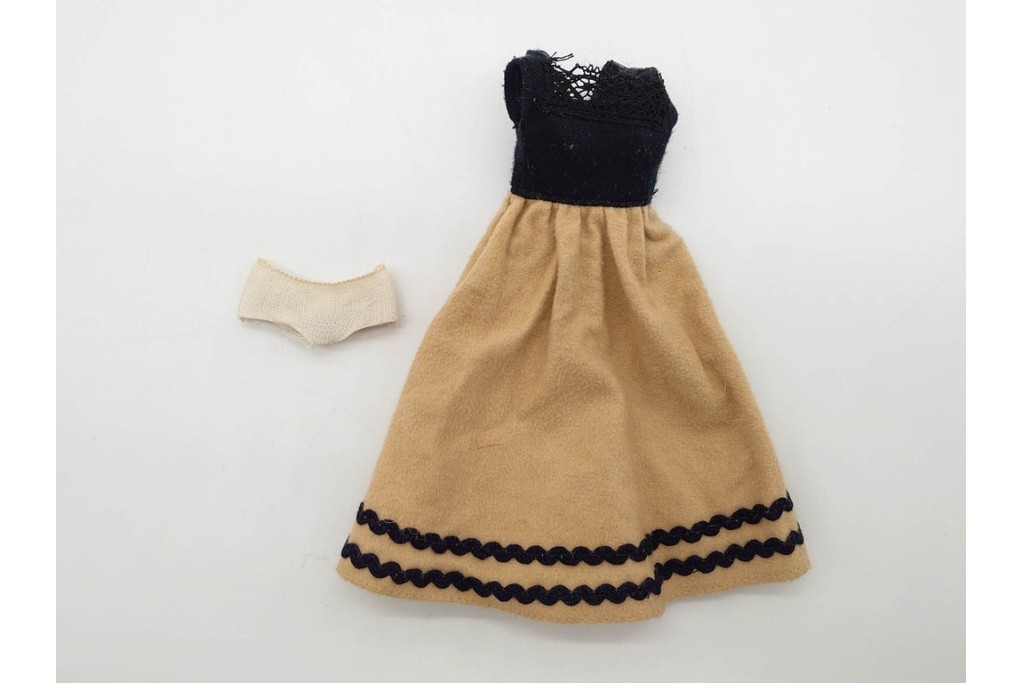 TAKARA(タカラ)　リカちゃん・ジェニー・ティモテ　人形4点と洋服や小物などまとめてセット　(R-091188)
