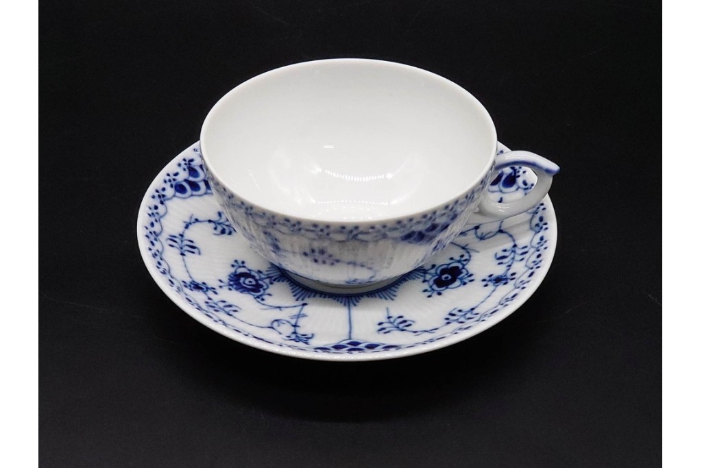 デンマーク製　ROYAL COPENHAGEN(ロイヤルコペンハーゲン)　ブルーフルーテッド　ハーフレース　ティーカップ&ソーサー6客セット　定価(6客合計)17万8200円　(R-091190)