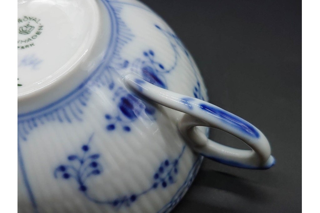デンマーク製　ROYAL COPENHAGEN(ロイヤルコペンハーゲン)　ブルーフルーテッド　ハーフレース　ティーカップ&ソーサー6客セット　定価(6客合計)17万8200円　(R-091190)