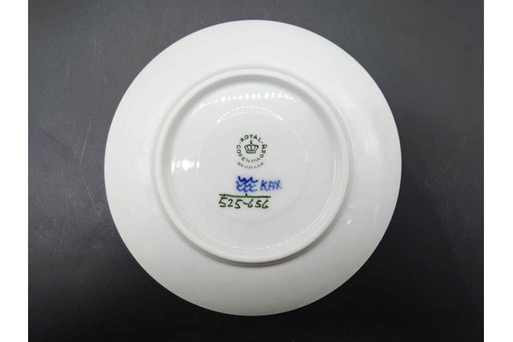 デンマーク製　ROYAL COPENHAGEN(ロイヤルコペンハーゲン)　ブルーフルーテッド　ハーフレース　ティーカップ&ソーサー6客セット　定価(6客合計)17万8200円　(R-091190)