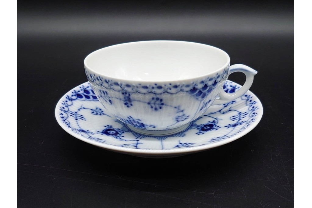 デンマーク製　ROYAL COPENHAGEN(ロイヤルコペンハーゲン)　ブルーフルーテッド　ハーフレース　ティーカップ&ソーサー6客セット　定価(6客合計)17万8200円　(R-091190)