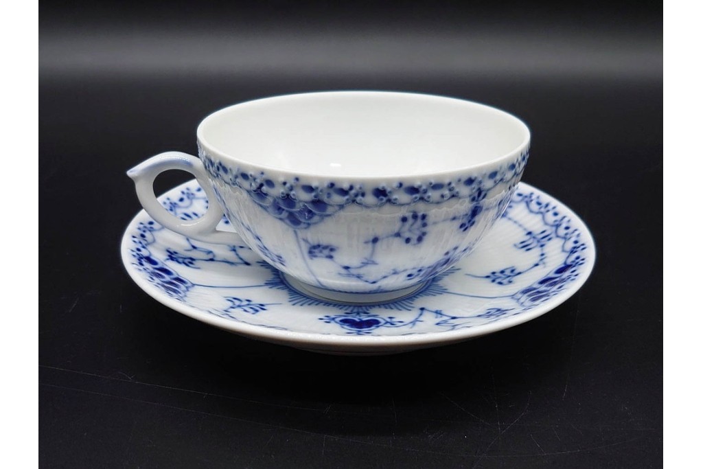 デンマーク製　ROYAL COPENHAGEN(ロイヤルコペンハーゲン)　ブルーフルーテッド　ハーフレース　ティーカップ&ソーサー6客セット　定価(6客合計)17万8200円　(R-091190)