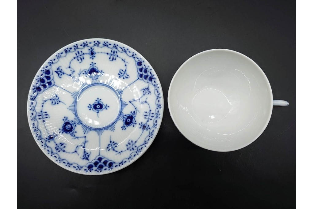 デンマーク製　ROYAL COPENHAGEN(ロイヤルコペンハーゲン)　ブルーフルーテッド　ハーフレース　ティーカップ&ソーサー6客セット　定価(6客合計)17万8200円　(R-091190)