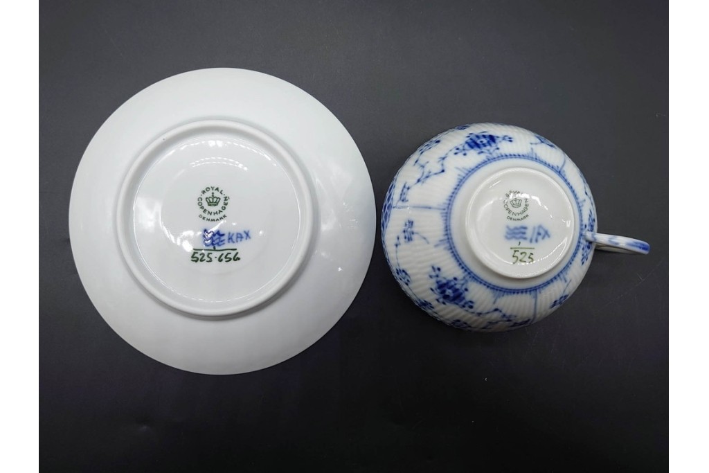 デンマーク製　ROYAL COPENHAGEN(ロイヤルコペンハーゲン)　ブルーフルーテッド　ハーフレース　ティーカップ&ソーサー6客セット　定価(6客合計)17万8200円　(R-091190)