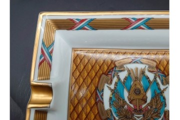 フランス　HERMES(エルメス)　珍しい柄!　気品漂うアッシュトレイ　(R-091192)