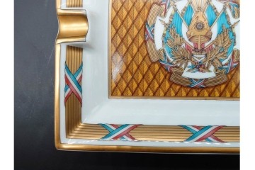 フランス　HERMES(エルメス)　珍しい柄!　気品漂うアッシュトレイ　(R-091192)