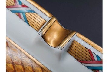 フランス　HERMES(エルメス)　珍しい柄!　気品漂うアッシュトレイ　(R-091192)