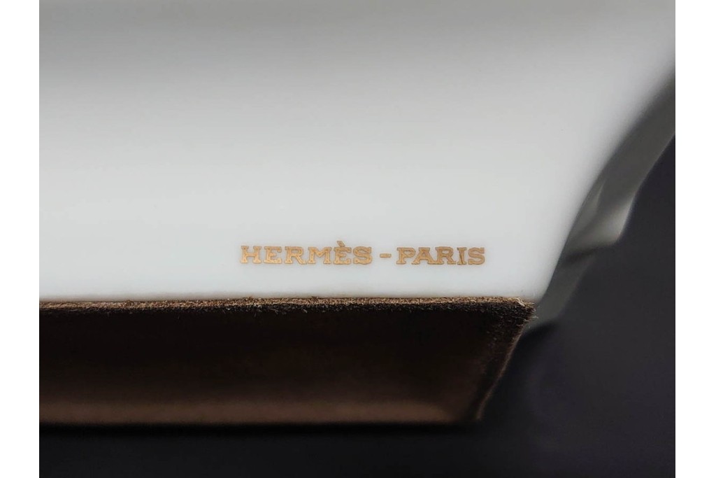 フランス　HERMES(エルメス)　珍しい柄!　気品漂うアッシュトレイ　(R-091192)