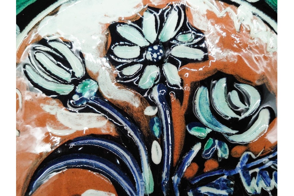 フランス　マドゥーラ工房(Madoura)制作　パブロ・ピカソ　「Bouquet」　花と花瓶を大胆に描いた絵皿　(R-091193)