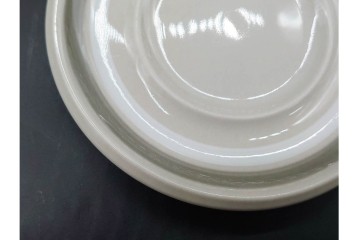 フィンランド　ARABIA(アラビア)　アネモネ・ロスマリン・サーラ　北欧らしい大胆な絵柄と色使いを楽しむカップ&ソーサー・シュガーポット・プレート2枚セット　(R-091194)