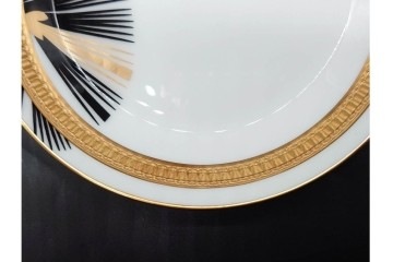 大倉陶園(OKURA/OAC)　碗皿ごよみ12ヶ月　松(睦月)　伸びやかな松葉文と金彩が目を引くカップ&ソーサー　外箱付き　(R-091195)