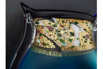 黒木国昭　金彩象嵌　「光琳」　青く澄んだ色彩と金彩が美しいガラス花器　(R-091196)