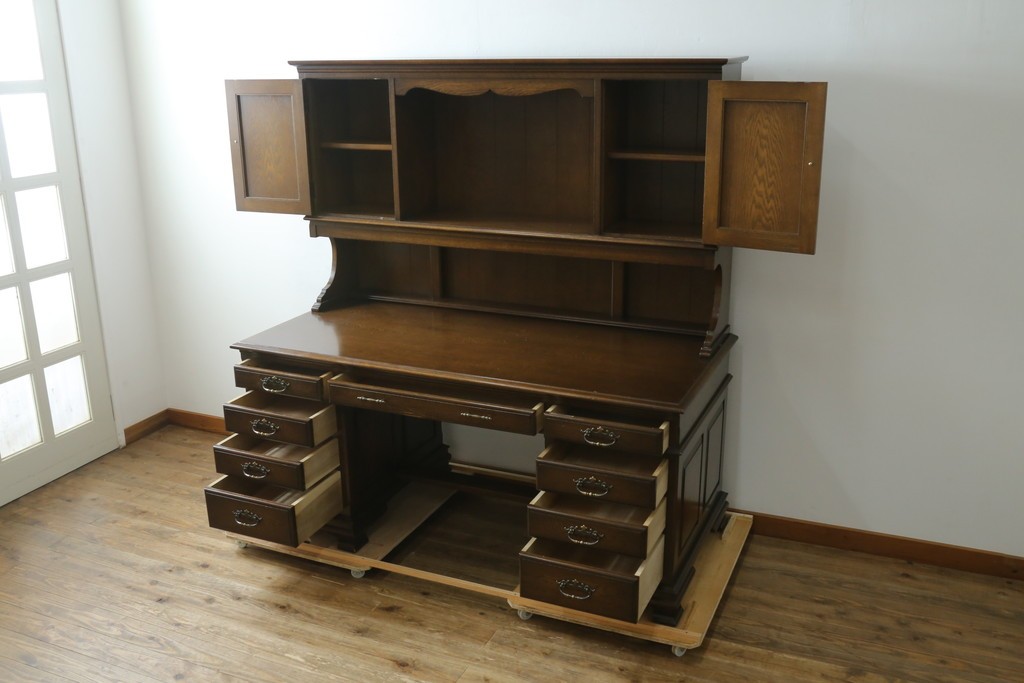中古　横浜クラシック家具　ノックオンウッド(knockonwood)　ナラ材　収納力に優れた重厚なハッチトップ(上棚)付き両袖デスク　定価約100万円　(R-091202)