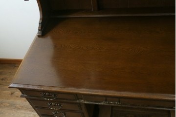 中古　横浜クラシック家具　ノックオンウッド(knockonwood)　ナラ材　収納力に優れた重厚なハッチトップ(上棚)付き両袖デスク　定価約100万円　(R-091202)