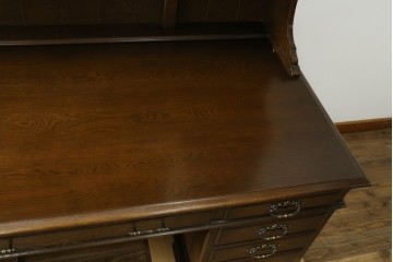 中古　横浜クラシック家具　ノックオンウッド(knockonwood)　ナラ材　収納力に優れた重厚なハッチトップ(上棚)付き両袖デスク　定価約100万円　(R-091202)