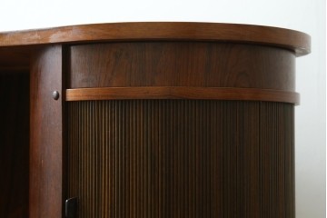デンマークヴィンテージ　Kai Kristiansen(カイ・クリスチャンセン)　ローズウッド材　model.54　 キドニー　洗練されたフォルムが魅力のデスク　(R-091204)